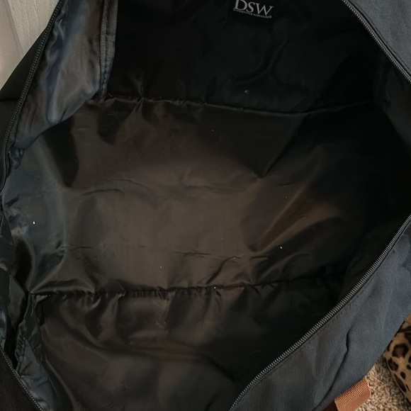 Travel Bag with Under Storage - Picture 3 of 3